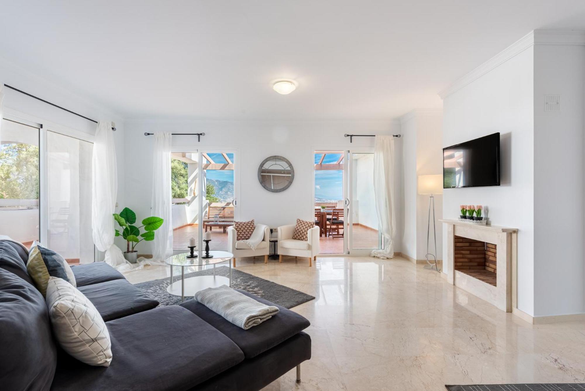 Apartment 3 Bedroom Huge Terrace Pool & Views