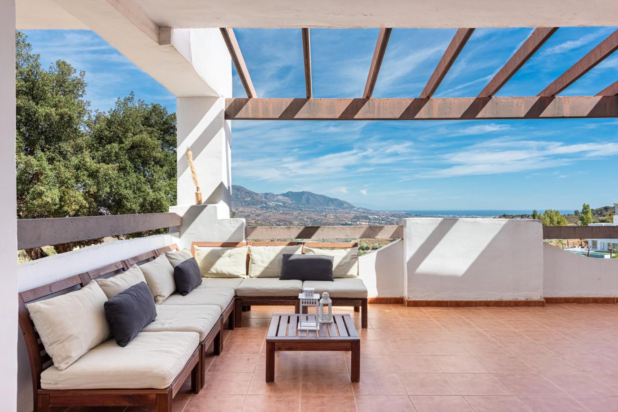 Apartment 3 Bedroom Huge Terrace Pool & Views La Mairena