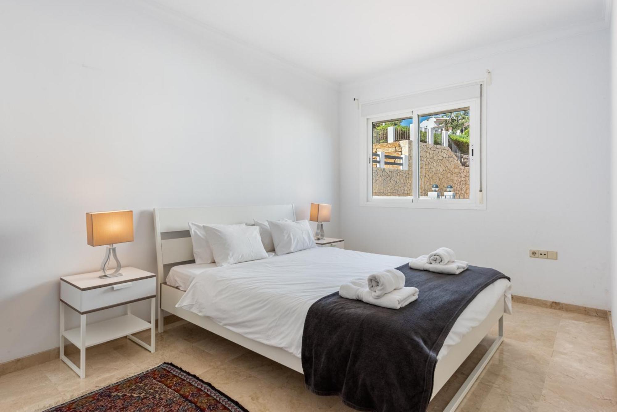 Apartment 3 Bedroom Huge Terrace Pool & Views *