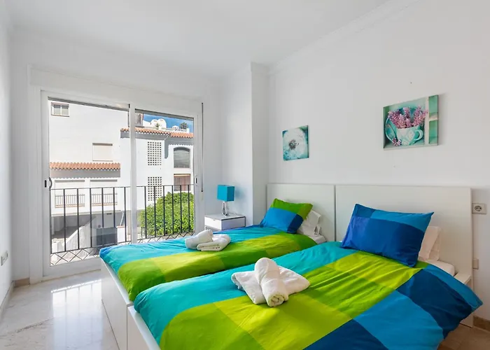 3 Bedroom Huge Terrace Pool & Views